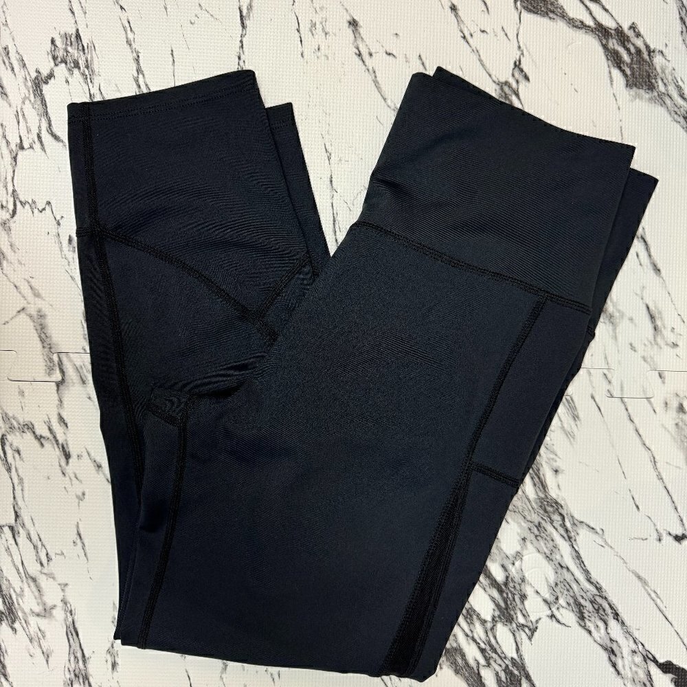 EUC - Zyia Light N Luxe Black Capris with Mesh Size 6-8 - Picture 4 of 9